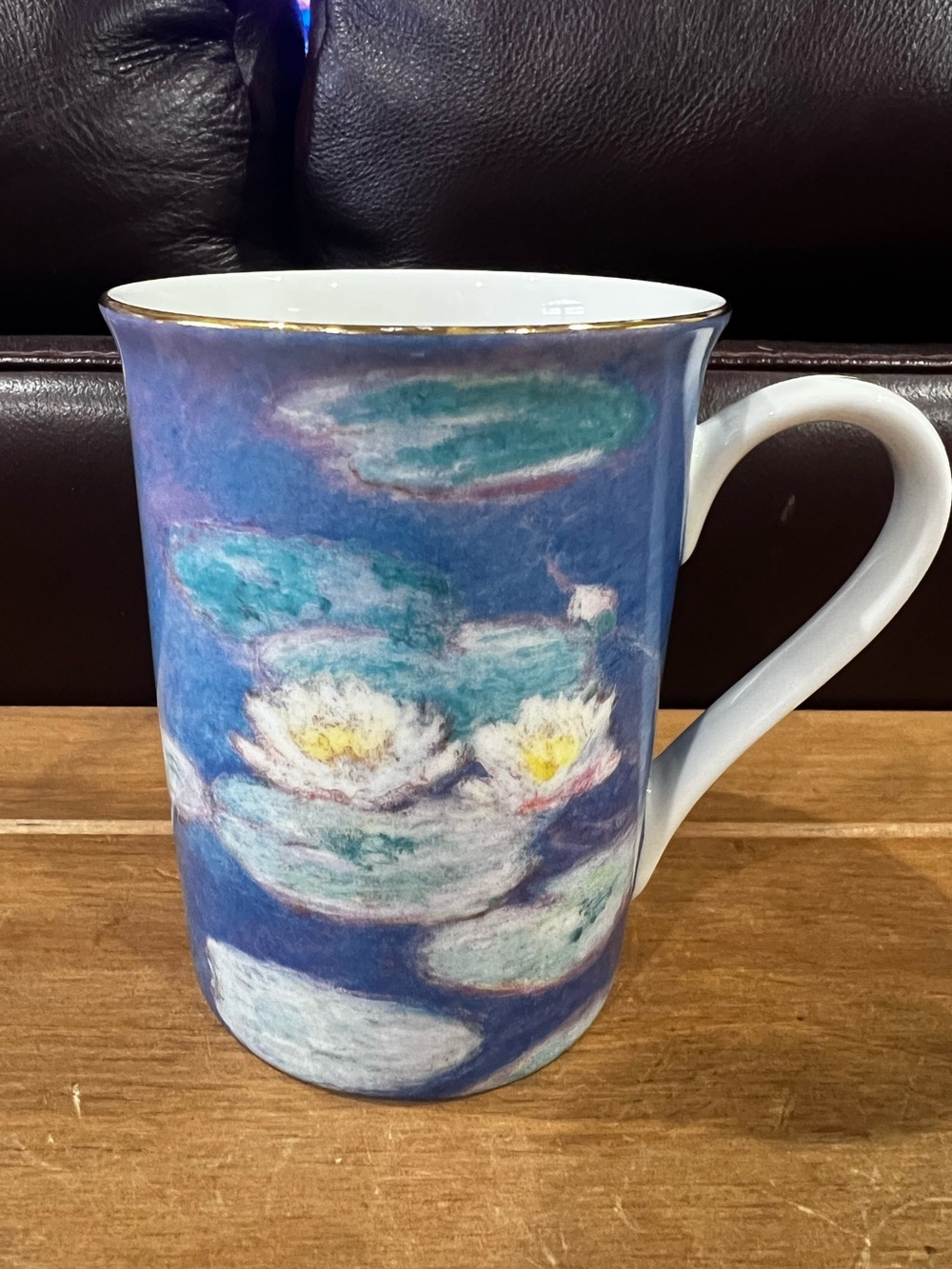Bone China mug NWT. Reproduction of Monet’s Water Lillies.